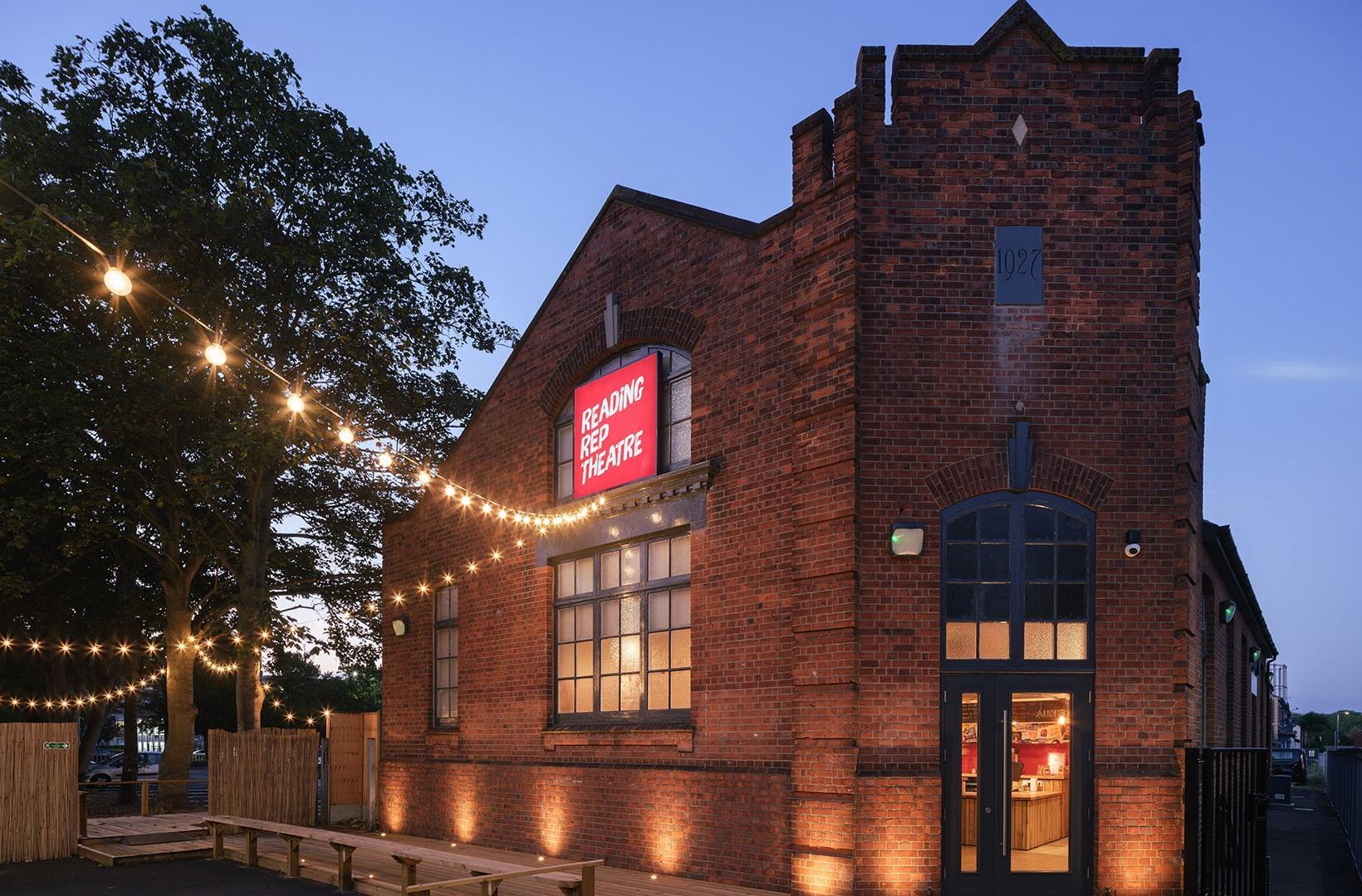 West End Stars Lizzie Bea & Josh Barnett Announced For Reading Rep’s West End Experience