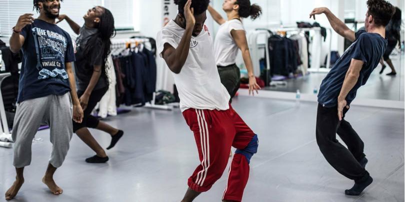 Hip Hop dancers in a studio