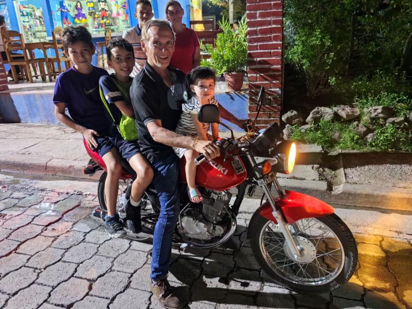 Family on a motorbike in San Francisco Libre