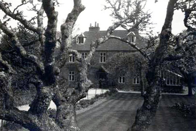 Kentwood Farmhouse in Tilehurst