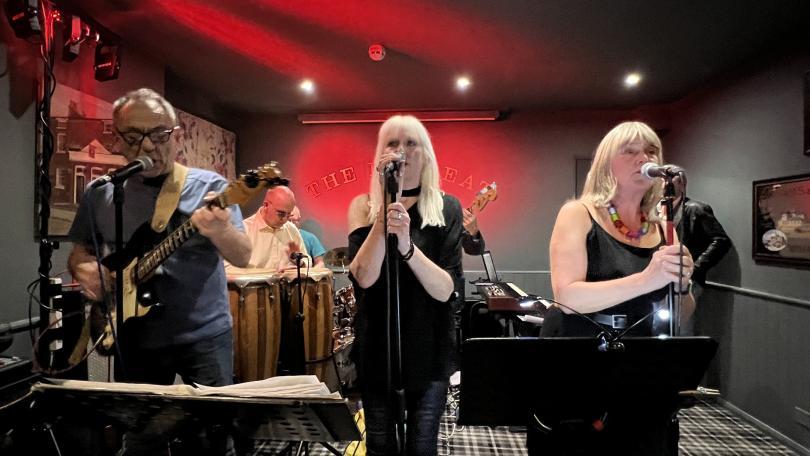 Rufus Rufcutt live at The Retreat pub in Reading