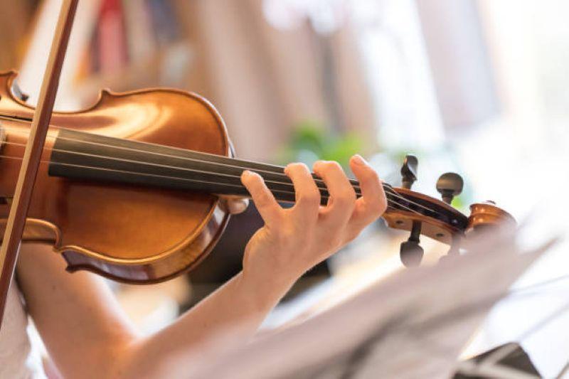 student playing violin