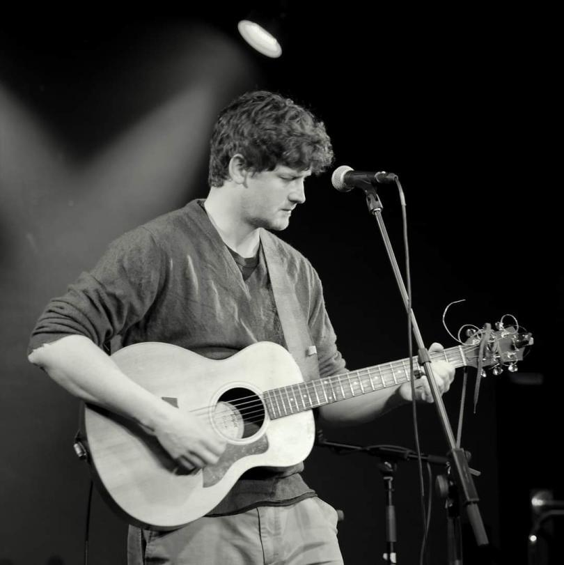 Dan Kemp at Readifolk