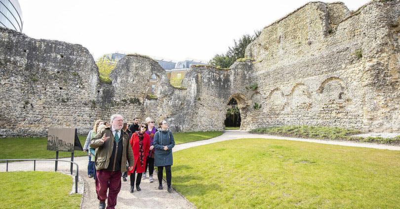 Guide leading tour through the Reading Abbey Ruins