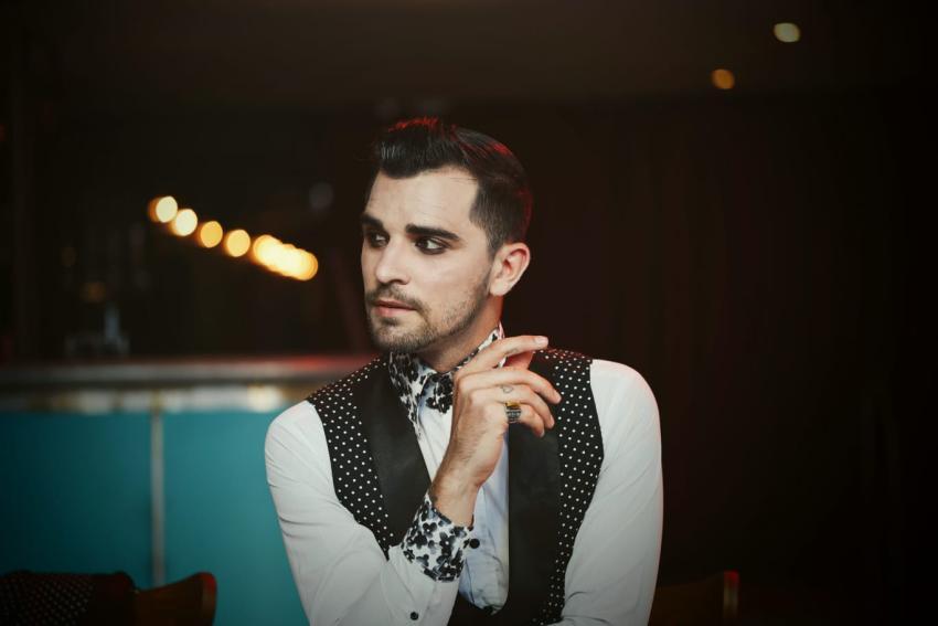 Dee Riley - Magician and Comedian