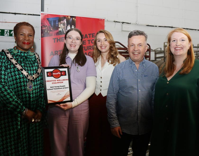 Deputy Mayor Alice Mpufo Coles, Creative Wellbeing Champions from No5 Young People and Luci Clayton-Jones at the What's On Reading Cultural Champions event