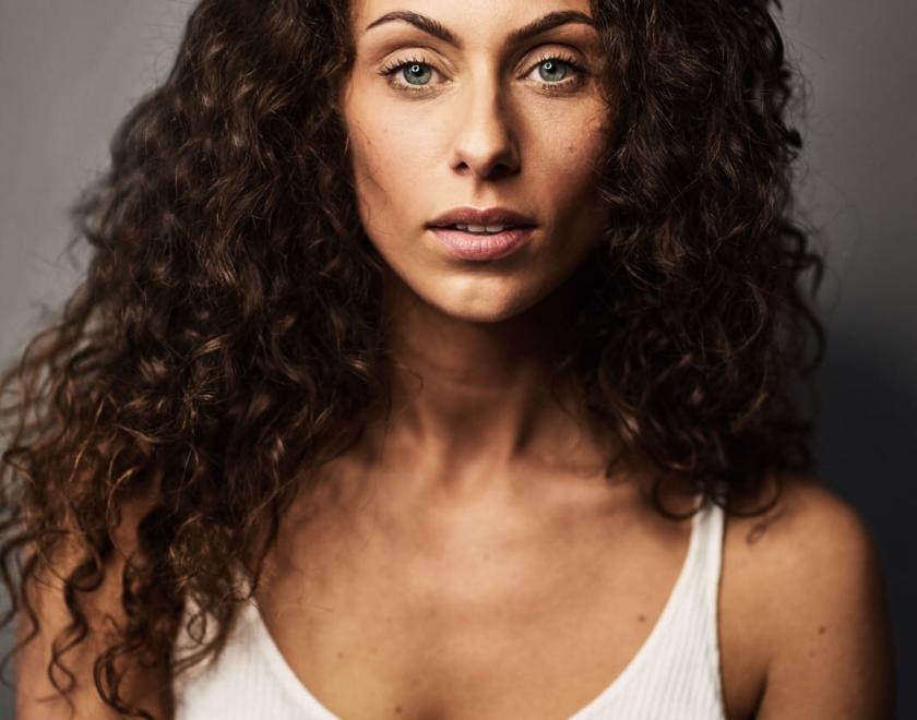 Amy Di Bartolomeo stars in Private Lives at Reading Rep Theatre