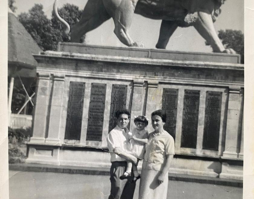 Italians soak in the local sites, 1960s