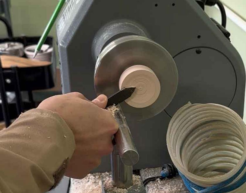 Shaping the box's lid.