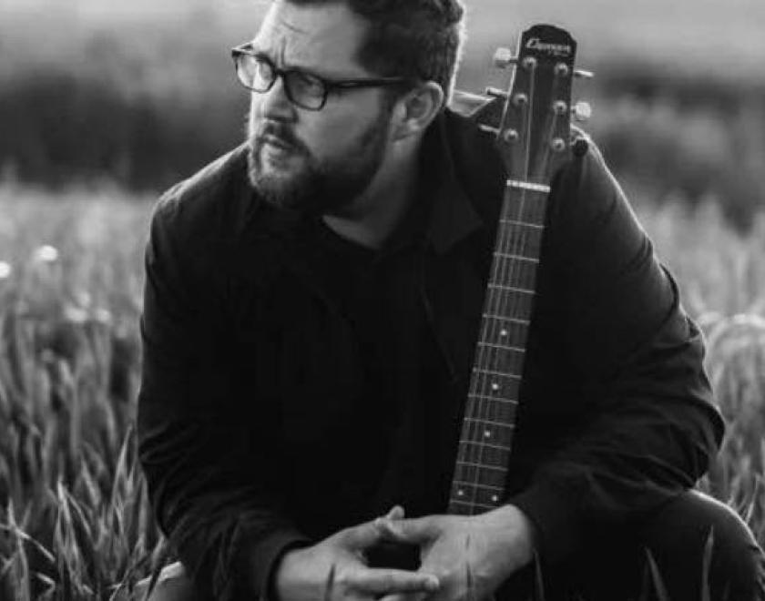 Steve Hewitt outside