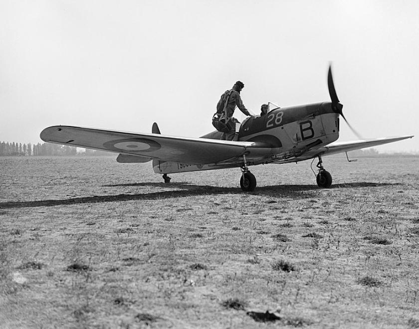 an aeroplane of No 8 Elementary Flying School at Woodley in 1940