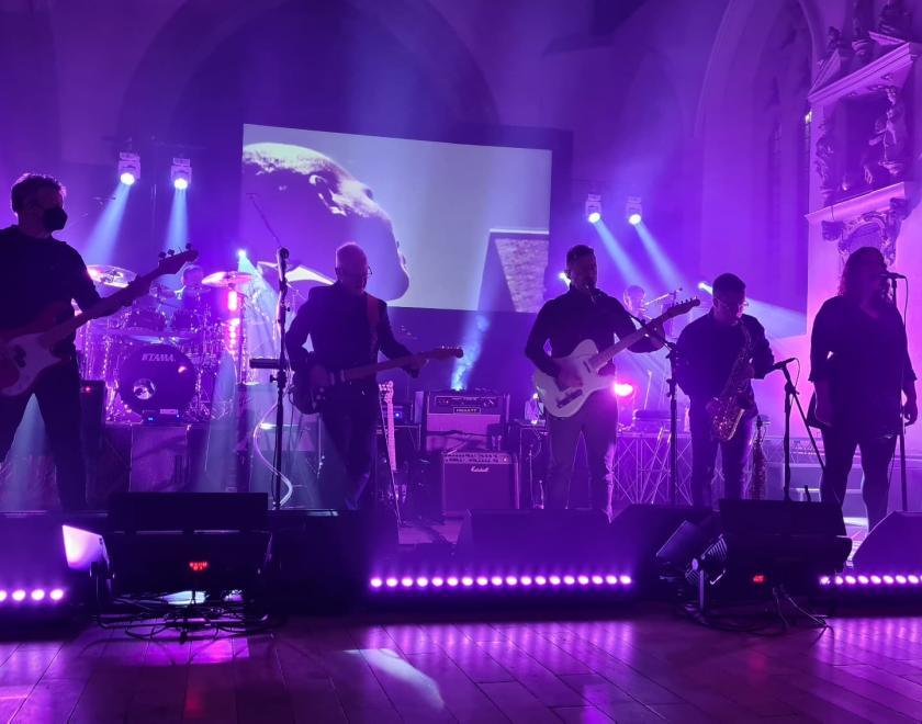 Crazy Diamond on stage