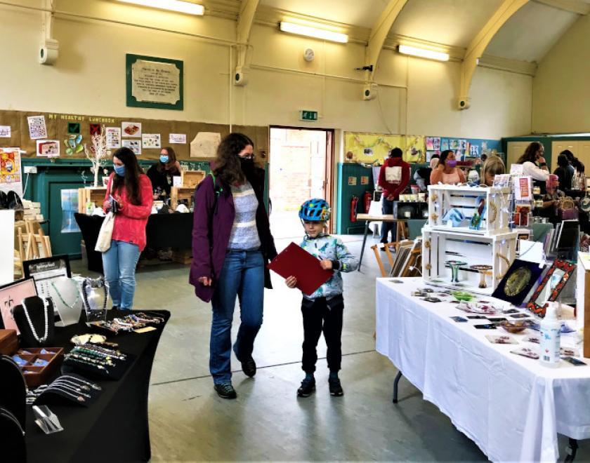 Browsing at the artists & makers fair in Caversham