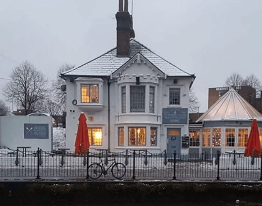 Image of the Fisherman's Cottage pub from the opposite site of the canal 