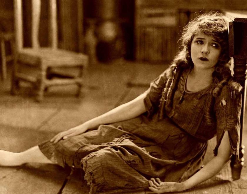 movie still showing young destitute girl